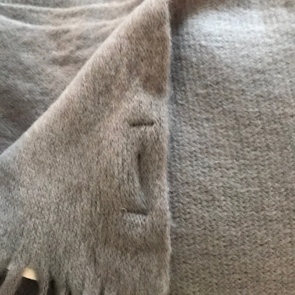 NWOT, STEVE MADDEN, Shawl - Picture 2 of 5